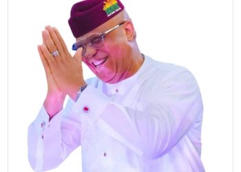 Akwa Ibom Governor Eno finally dumps PDP, joins APC