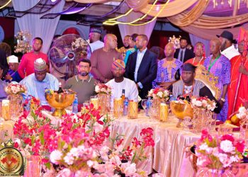 Standstill for Alaafin in Benin, as monarch  celebrates birthday with Igbinedion (see pix)