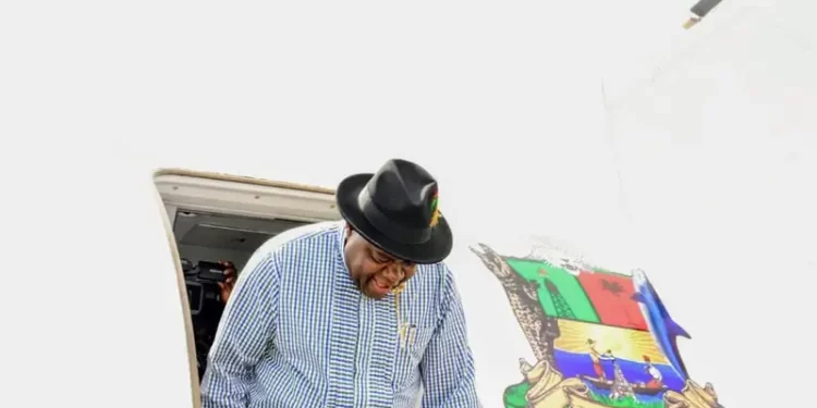 Bayelsa Govt newly acquired aircraft makes inaugural flight (see those on board)