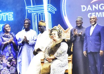 Dangote splashes N15bn in gifts, cash to appreciate Cement Distributors at Awards Nite (see pix)
