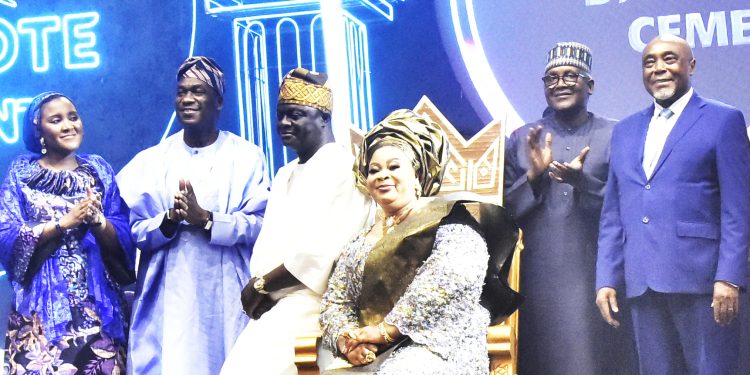 Dangote splashes N15bn in gifts, cash to appreciate Cement Distributors at Awards Nite (see pix)