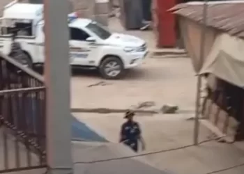 Security operatives cordon off Onitsha Market as traders gather