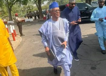 El-Rufai: Protesters storm EFCC headquarters