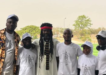 Foundation educates Nigerian students on justice, donates food packages