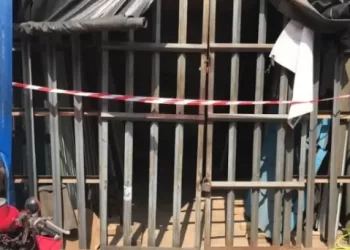 Anambra Govt seals 200 shops at Bridgehead Market over sit-at-home violations