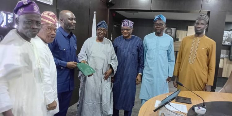 L-R: Prof. Wole Abbas, MUSWEN Executive Secretary; Alhaji Rafiu Adisa Ebiti, Deputy President I;  Dr. Olasupo Olusi, MD BoI; Alhaji Rasaki Oladejo, MUSWEN President; Alhaji Wale Sonaike, Deputy President II; Alhaji Lere Alimi, Chairman MUSWEN Economic Empowerment Committee and Alhaji Abdul-Wakeel Olaniyi, Director (Finance and Admin)