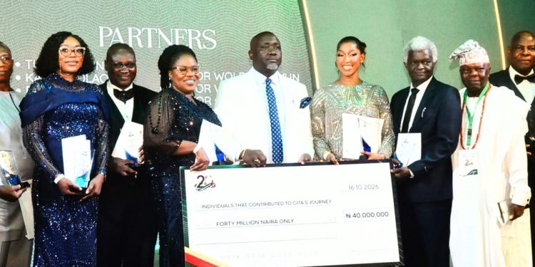 Dr. Thomas Olaleye Ogungbangbe, Chairman of CITA Energies Limited (middle), with top executives of the company who were celebrated and given cash donations at the 20th anniversary celebration of the leading  aviation fuel operator at the Grandeur Event Centre in Lagos.
